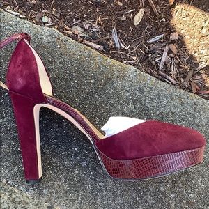 WHBM WINE /PORT SUEDE PLATFORM HEEL